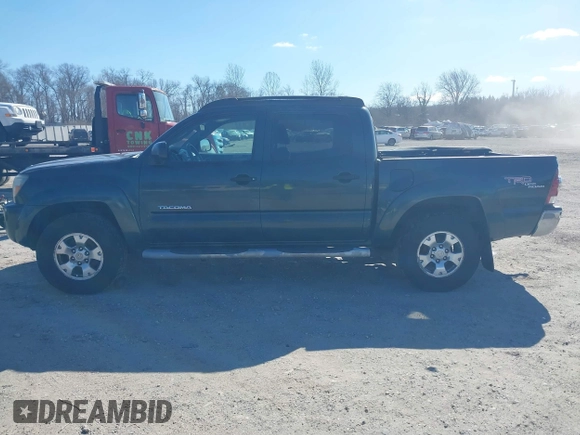 2009 Toyota Tacoma z VIN 3TMLU42N79M027935, wystawiony jako IAAI lot #41645051 z przebiegiem 341 601 mil mil oraz . Historia ofert i sprzedaży dostępna na DreamBid. Obrazek 14.
