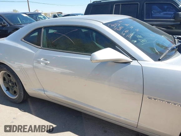 2011 Chevrolet Camaro 2LS z VIN 2G1FA1ED5B9154603, wystawiony jako IAAI lot #41814597 z przebiegiem 102 267 mil mil oraz . Historia ofert i sprzedaży dostępna na DreamBid. Obrazek 13.