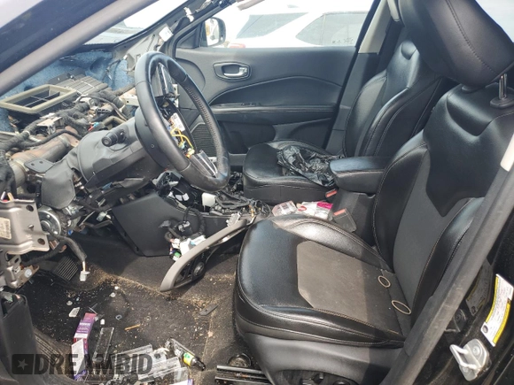 2018 Jeep Compass Latitude z VIN 3C4NJDBB8JT349369, wystawiony jako Copart lot #53647135 z przebiegiem Nie podano mil oraz Tytuł czysty. Historia ofert i sprzedaży dostępna na DreamBid. Obrazek 7.