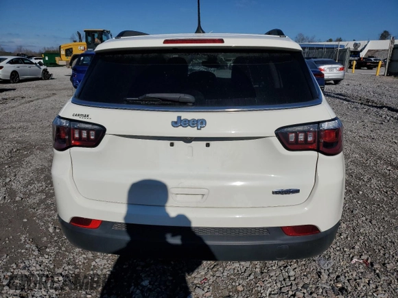 2020 Jeep Compass Altitude with VIN 3C4NJCBB8LT169550, listed as a Copart auction lot 86330194 with 59,252 mi miles and Salvage Title. Bid and sale history available at carsss.com. Image 6.