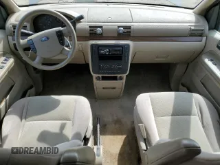 2004 Ford Freestar SEL z VIN 2FMZA52284BA84276, wystawiony jako Copart lot #53475915 z przebiegiem 152 999 mil mil oraz Tytuł czysty. Historia ofert i sprzedaży dostępna na DreamBid. Obrazek 8.