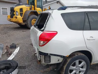 2007 Toyota RAV4 Limited with VIN JTMBD31V175095707, listed as a IAAI auction lot 41925076 with 129,179 mi miles. Bid and sale history available at carsss.com. Image 13.