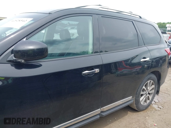 2013 Nissan Pathfinder Platinum with VIN 5N1AR2MM9DC605668, listed as a IAAI auction lot 42528542 with 142,956 mi miles and . Bid and sale history available at DreamBid. Image 14.