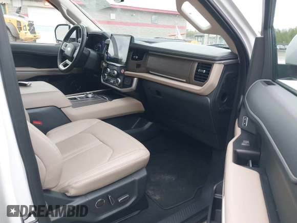 2024 Ford Expedition Max Limited with VIN 1FMJK1K80REA51291, listed as a IAAI auction lot 42297501 with 35,258 mi miles and . Bid and sale history available at DreamBid. Image 5.