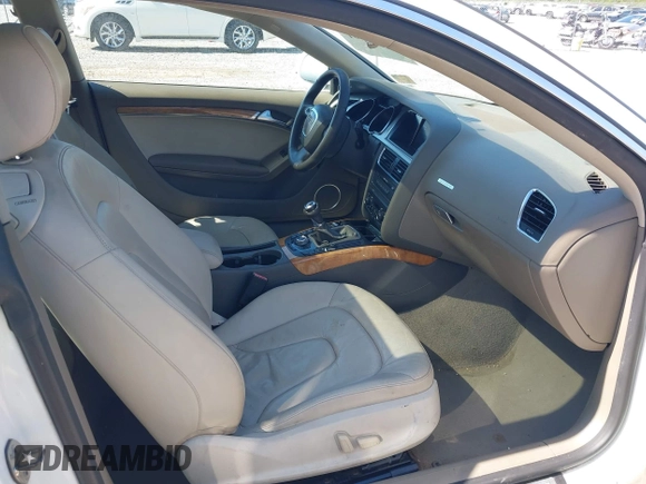 2009 Audi A5 z VIN WAUDK78T09A016755, wystawiony jako IAAI lot #42197401 z przebiegiem 232 977 mil mil oraz . Historia ofert i sprzedaży dostępna na DreamBid. Obrazek 5.