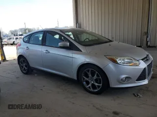 2013 Ford Focus SE with VIN 1FADP3K2XDL205333, listed as a Copart auction lot 54397975 with 104,019 mi miles and Clean Title. Bid and sale history available at carsss.com. Image 4.