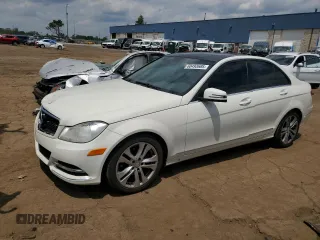 2012 Mercedes-Benz C 300 Sport z VIN WDDGF8BBXCA669679, wystawiony jako Copart lot #60493685 z przebiegiem 143 795 mil mil oraz Czysty tytuł • Clean title. Historia ofert i sprzedaży dostępna na DreamBid. Obrazek 1.