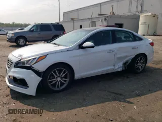 2015 Hyundai Sonata Sport z VIN 5NPE34AB4FH071721, wystawiony jako Copart lot #60518975 z przebiegiem 135 790 mil mil oraz Szkoda całkowita • Salvage title. Historia ofert i sprzedaży dostępna na DreamBid. Obrazek 1.