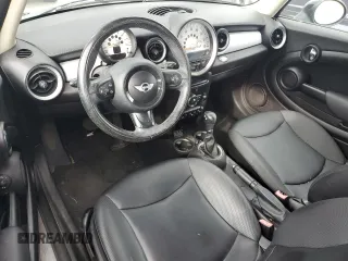 2013 MINI Hardtop с VIN WMWSU3C53DT549327, выставлен на аукционе Copart как лот 62546875 с пробегом 95 249 миль миль и Чистый • Clean title. История ставок и продаж доступна на DreamBid. Изображение 8.