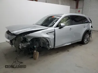 2025 Mazda CX-90 Premium Plus Package z VIN JM3KKEHD2S1209235, wystawiony jako Copart lot #59038975 z przebiegiem Nie podano mil oraz Nie do naprawy • Non repairable. Historia ofert i sprzedaży dostępna na DreamBid. Obrazek 1.