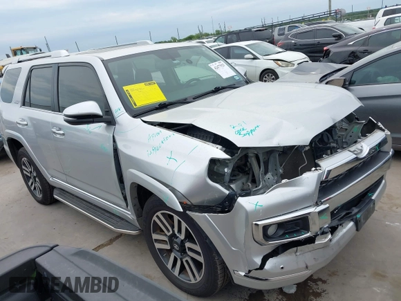 2017 Toyota 4Runner SR5 z VIN JTEBU5JR3H5427660, wystawiony jako IAAI lot #42477925 z przebiegiem 95 815 mil mil oraz . Historia ofert i sprzedaży dostępna na DreamBid. Obrazek 1.