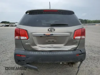 2011 Kia Sorento EX z VIN 5XYKUDA20BG148313, wystawiony jako Copart lot #51307515 z przebiegiem 147 248 mil mil oraz Szkoda całkowita • Salvage title. Historia ofert i sprzedaży dostępna na DreamBid. Obrazek 6.