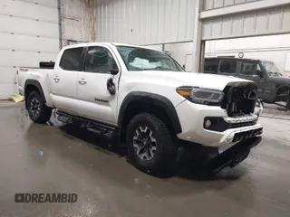 2021 Toyota Tacoma 4WD SR5 with VIN 3TMDZ5BN2MM113108, listed as a IAAI auction lot 41665105 with 1 mi miles. Bid and sale history available at carsss.com. Image 1.