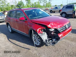 2018 Volkswagen Tiguan SEL z VIN 3VV3B7AX3JM054842, wystawiony jako IAAI lot #42240503 z przebiegiem 47 300 mil mil oraz . Historia ofert i sprzedaży dostępna na DreamBid. Obrazek 1.
