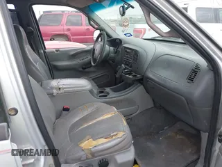 2000 Ford Expedition XLT with VIN 1FMRU15L6YLA28461, listed as a IAAI auction lot 41385530 with 1 mi miles. Bid and sale history available at carsss.com. Image 5.