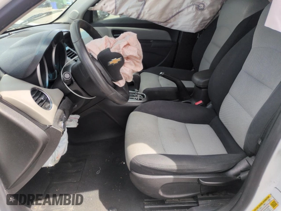 2015 Chevrolet Cruze LS z VIN 1G1PA5SHXF7151982, wystawiony jako Copart lot #54797185 z przebiegiem 137 278 mil mil oraz Szkoda całkowita • Salvage title. Historia ofert i sprzedaży dostępna na DreamBid. Obrazek 7.