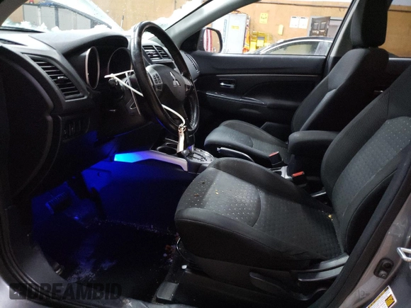 2011 Mitsubishi Outlander SE z VIN JA4AR4AU2BZ023338, wystawiony jako Copart lot #44125975 z przebiegiem 156 342 mil mil oraz Czysty tytuł • Clean title. Historia ofert i sprzedaży dostępna na DreamBid. Obrazek 7.