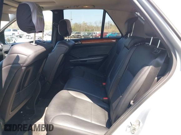 2009 Mercedes-Benz M 350 with VIN 4JGBB86E29A475950, listed as a IAAI auction lot 42102078 with 102,601 mi miles and . Bid and sale history available at carsss.com. Image 8.