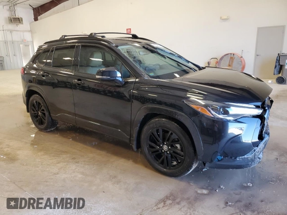 2024 Toyota Corolla Cross LE with VIN 7MUCAABG8RV113561, listed as a Copart auction lot 53343215 with 4,495 mi miles and Clean title. Bid and sale history available at DreamBid. Image 4.