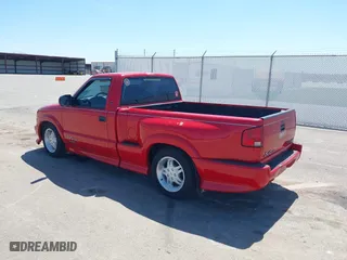 2000 Chevrolet S-10 LS with VIN 1GCCS1449Y8126199, listed as a IAAI auction lot 42052804 with 80,005 mi miles. Bid and sale history available at carsss.com. Image 3.