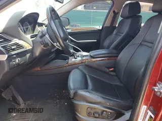 2011 BMW X6 50i z VIN 5UXFG8C5XBLZ96175, wystawiony jako Copart lot #60366405 z przebiegiem 229 373 mil mil oraz Nie do naprawy • Non repairable. Historia ofert i sprzedaży dostępna na DreamBid. Obrazek 7.