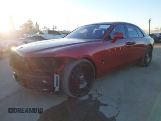 2021 Rolls-Royce Ghost z VIN SCATV0C04MU206342, wystawiony jako IAAI lot #41038269 z przebiegiem 15 298 mil mil oraz . Historia ofert i sprzedaży dostępna na DreamBid. Obrazek 18.