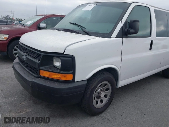 2014 Chevrolet Express Passenger LS z VIN 1GNSGBF43E1184305, wystawiony jako IAAI lot #42537616 z przebiegiem 35 596 mil mil oraz . Historia ofert i sprzedaży dostępna na DreamBid. Obrazek 6.
