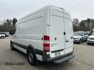 2014 Mercedes-Benz Sprinter with VIN WD3BE7DC7E5894980, listed as a Copart auction lot 85545514 with 402,335 mi miles and Clean Title. Bid and sale history available at DreamBid. Image 3.