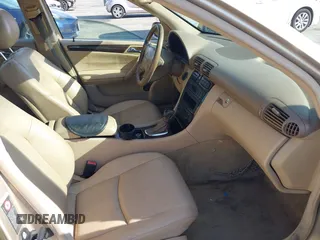 2003 Mercedes-Benz C 320 с VIN WDBRF64JX3F356161, выставлен на аукционе IAAI как лот 41847898 с пробегом 154 973 миль миль и . История ставок и продаж доступна на DreamBid. Изображение 5.