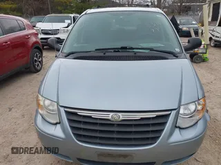 2006 Chrysler Town & Country Touring z VIN 2A4GP54L36R660084, wystawiony jako IAAI lot #42065370 z przebiegiem 236 807 mil mil oraz . Historia ofert i sprzedaży dostępna na DreamBid. Obrazek 13.