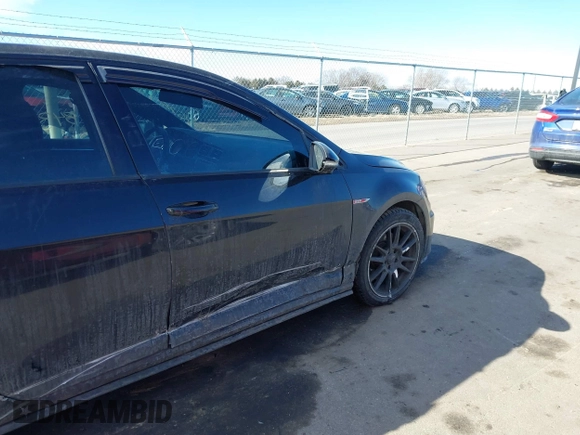 2015 Volkswagen Golf GTI SE with VIN 3VW5T7AU8FM022628, listed as a IAAI auction lot 41657843 with 186,457 mi miles. Bid and sale history available at carsss.com. Image 6.