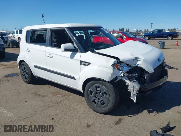 2013 Kia Soul with VIN KNDJT2A54D7567715, listed as a IAAI auction lot 41759724 with 95,922 mi miles. Bid and sale history available at carsss.com. Image 1.