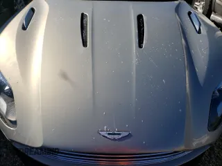 2017 Aston Martin DB11 z VIN SCFRMFAV6HGL00560, wystawiony jako Copart lot #62420112 z przebiegiem Nie podano mil oraz . Historia ofert i sprzedaży dostępna na DreamBid. Obrazek 7.
