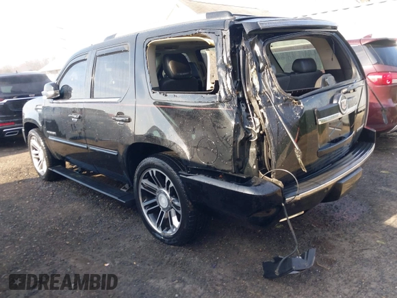 2013 Cadillac Escalade Premium with VIN 1GYS4CEF7DR102743, listed as a IAAI auction lot 41690593 with 228,070 mi miles. Bid and sale history available at carsss.com. Image 3.