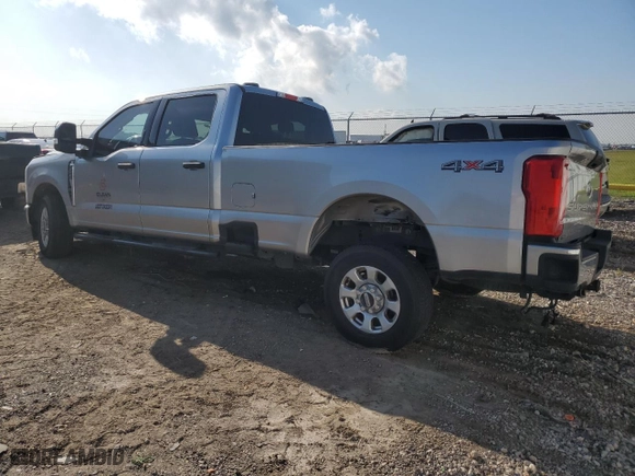 2023 Ford Super Duty F-250 SRW XL with VIN 1FT7W2BN2PED30124, listed as a Copart auction lot 57867974 with 25,304 mi miles and Salvage Title. Bid and sale history available at carsss.com. Image 3.
