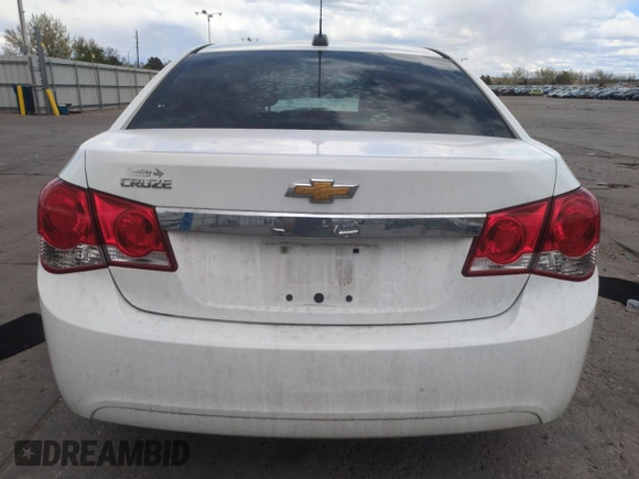 2015 Chevrolet Cruze LS z VIN 1G1PA5SHXF7151982, wystawiony jako Copart lot #54797185 z przebiegiem 137 278 mil mil oraz Szkoda całkowita • Salvage title. Historia ofert i sprzedaży dostępna na DreamBid. Obrazek 6.