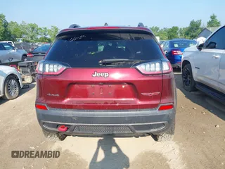 2019 Jeep Cherokee Trailhawk with VIN 1C4PJMBX5KD421043, listed as a IAAI auction lot 42570336 with 114,463 mi miles and . Bid and sale history available at DreamBid. Image 15.