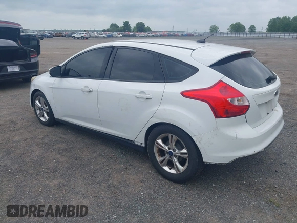2014 Ford Focus SE z VIN 1FADP3K29EL233545, wystawiony jako IAAI lot #42282582 z przebiegiem 300 237 mil mil oraz . Historia ofert i sprzedaży dostępna na DreamBid. Obrazek 3.