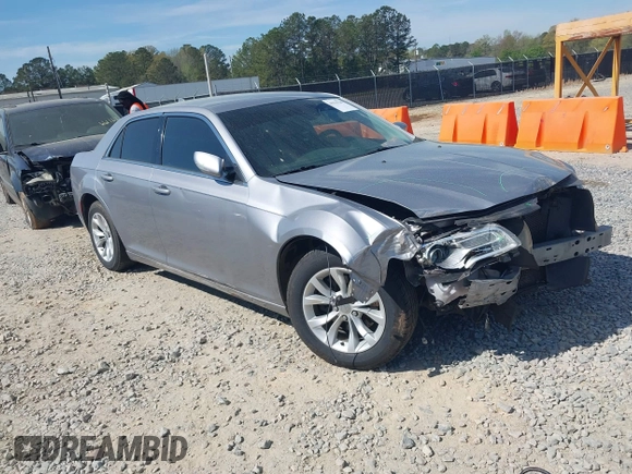 2015 Chrysler 300 Limited z VIN 2C3CCAAG2FH786866, wystawiony jako IAAI lot #41910140 z przebiegiem 183 770 mil mil oraz . Historia ofert i sprzedaży dostępna na DreamBid. Obrazek 1.