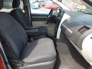2010 Dodge Grand Caravan SE with VIN 2D4RN4DE3AR134677, listed as a IAAI auction lot 42104454 with 192,937 mi miles and . Bid and sale history available at DreamBid. Image 5.