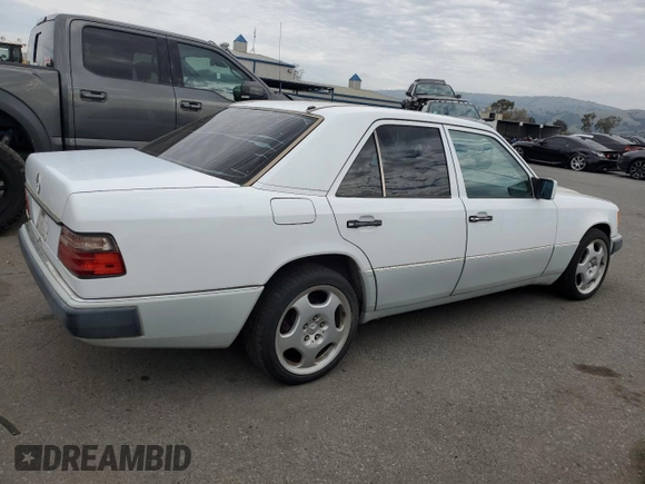 1992 Mercedes-Benz 400 E z VIN WDBEA34E9NB732177, wystawiony jako Copart lot #46317205 z przebiegiem 254 133 mil mil oraz Czysty tytuł • Clean title. Historia ofert i sprzedaży dostępna na DreamBid. Obrazek 3.