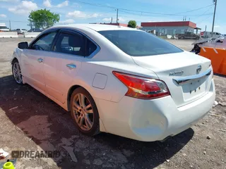 2013 Nissan Altima SV with VIN 1N4BL3AP5DC911951, listed as a IAAI auction lot 42176925 with 172,587 mi miles and . Bid and sale history available at DreamBid. Image 3.