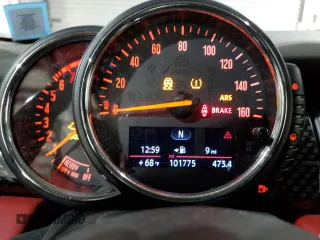 2015 MINI Hardtop S z VIN WMWXP7C51F2A58240, wystawiony jako Copart lot #58467225 z przebiegiem 101 775 mil mil oraz Szkody całkowita. Historia ofert i sprzedaży dostępna na DreamBid. Obrazek 9.