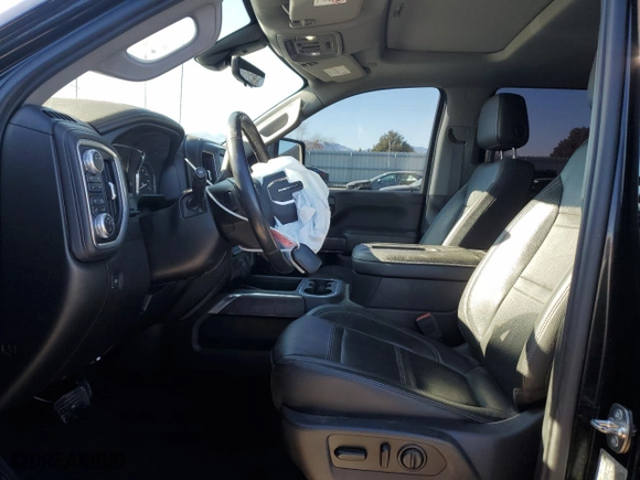 2020 GMC Sierra 2500HD Denali with VIN 1GT49REY1LF205709, listed as a Copart auction lot 45880945 with 44,573 mi miles and Salvage Title. Bid and sale history available at carsss.com. Image 7.
