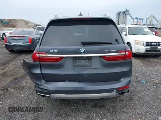 2020 BMW X7 xDrive40i z VIN 5UXCW2C03L9B38605, wystawiony jako IAAI lot #42026801 z przebiegiem 82 394 mil mil oraz . Historia ofert i sprzedaży dostępna na DreamBid. Obrazek 16.