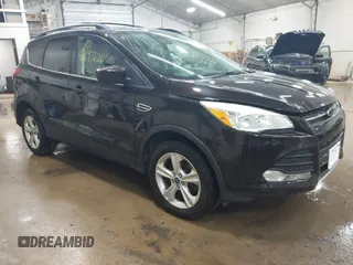 2013 Ford Escape SE z VIN 1FMCU9GX9DUC68953, wystawiony jako IAAI lot #42697626 z przebiegiem 178 557 mil mil oraz . Historia ofert i sprzedaży dostępna na DreamBid. Obrazek 1.