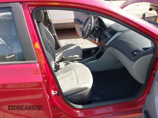 2017 Hyundai Accent SE z VIN KMHCT4AE8HU167910, wystawiony jako IAAI lot #41934455 z przebiegiem 130 185 mil mil oraz . Historia ofert i sprzedaży dostępna na DreamBid. Obrazek 5.