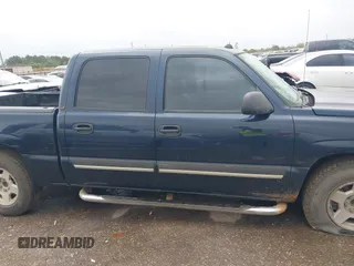 2005 Chevrolet Silverado 1500 LS z VIN 2GCEC13T151397500, wystawiony jako IAAI lot #40999355 z przebiegiem 302 934 mil mil oraz . Historia ofert i sprzedaży dostępna na DreamBid. Obrazek 13.
