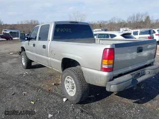 2002 Chevrolet Silverado 2500HD LS with VIN 1GCHK23U62F133501, listed as a IAAI auction lot 41409802 with 94,906 mi miles. Bid and sale history available at carsss.com. Image 3.