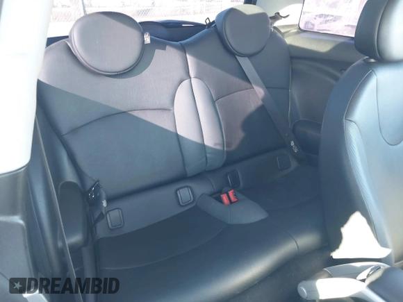 2008 MINI Hardtop with VIN WMWMF33548TU68524, listed as a IAAI auction lot 41515753 with 92,342 mi miles and . Bid and sale history available at DreamBid. Image 8.